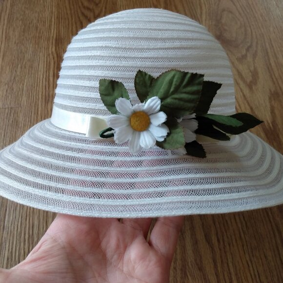 Vintage Sun Hat 20.75" White Daisy Flower Boutonniere Mesh Simple Summer Bride - Picture 1 of 10